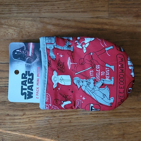 STAR WARS Empire Strikes Back - Yoda - Darth Vader Heat Resistant Oven Mitt 2-pk - Picture 1 of 6